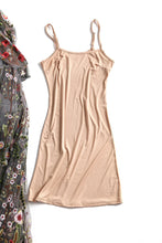 Load image into Gallery viewer, Floral Embroidery Maxi Dress