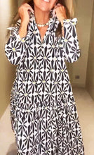Load image into Gallery viewer, Black and White Print Long Sleeves Midi Dress