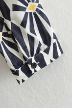 Load image into Gallery viewer, Black and White Print Long Sleeves Midi Dress