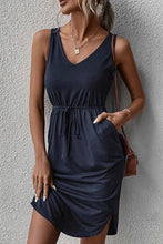 Load image into Gallery viewer, Essential V-neck Sleeveless Pockets Midi Dress