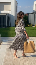 Load image into Gallery viewer, Black and White Print Long Sleeves Midi Dress