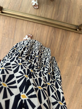 Load image into Gallery viewer, Black and White Print Long Sleeves Midi Dress