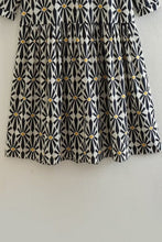 Load image into Gallery viewer, Black and White Print Long Sleeves Midi Dress