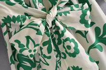 Load image into Gallery viewer, Green Collar Long Sleeve Floral Midi Dress