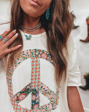 Load image into Gallery viewer, Cotton Peace Wreath Logo Loose T-shirt
