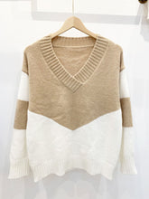 Load image into Gallery viewer, Color Block Long Sleeve Sweater
